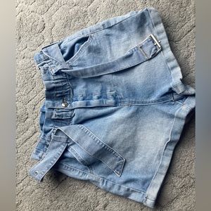 Cute size 3/5 shorts!